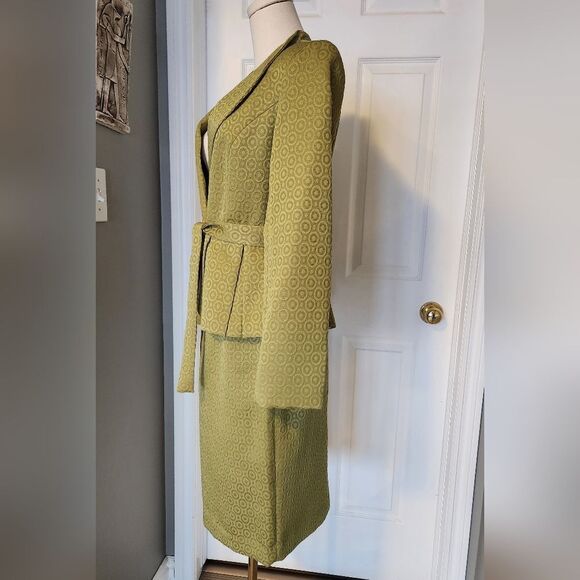 Signature by Larry Levine green skirt suit - Picture 8 of 13